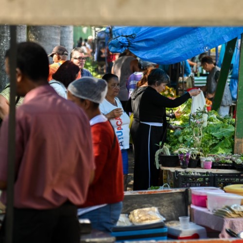 Feira Livre movimenta Barra Mansa com produtos frescos e culinária local